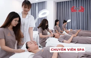 Chuyên viên spa đóng vai trò trực tiếp trong việc cung cấp các dịch vụ chăm sóc sắc đẹp, sức khỏe đến khách hàng.